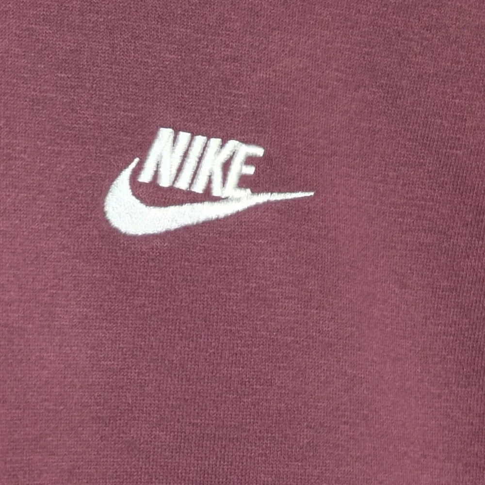 Nike men classic